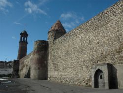Kale, Erzurum Tarihi ni bekliyor